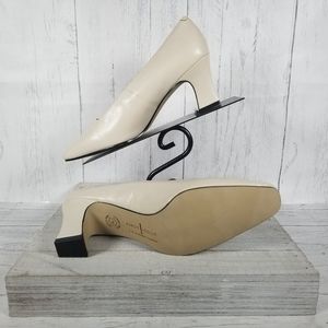 🥿First 1 Issue Creme Classic Pump